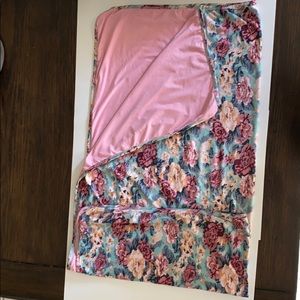 Posh Peanut Swaddler